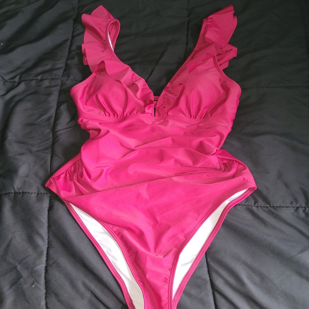 NWT Cupshe one piece bathing suit